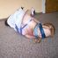 Hogtie in Handschellen