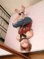 Alice Lee - Nettes rothaariges Mädchen Alice Lee spielt eine Self-Bondage-Szene