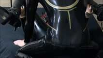 Gummipuppe wird gefickt!