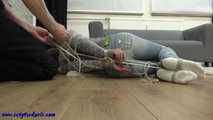 Escape artist Senta in problems