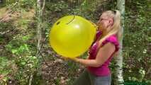 Blow2Pop huge BSA 17" *smiley* in the forest
