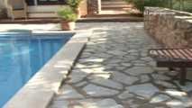 042006 Nude Leticia Pees In The Pool