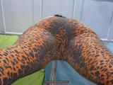 Benita facesitting in leo-leggins