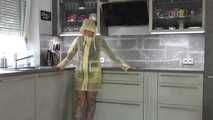 Miss Francine in yellow Schmuddelwedda raincoat (behind the scenes)