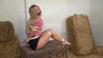 Barn-Bound Babe - Laura Bentley