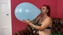 Blow2pop a blue and a green U14 balloon