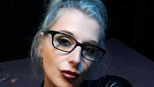 Selfietime racer girl