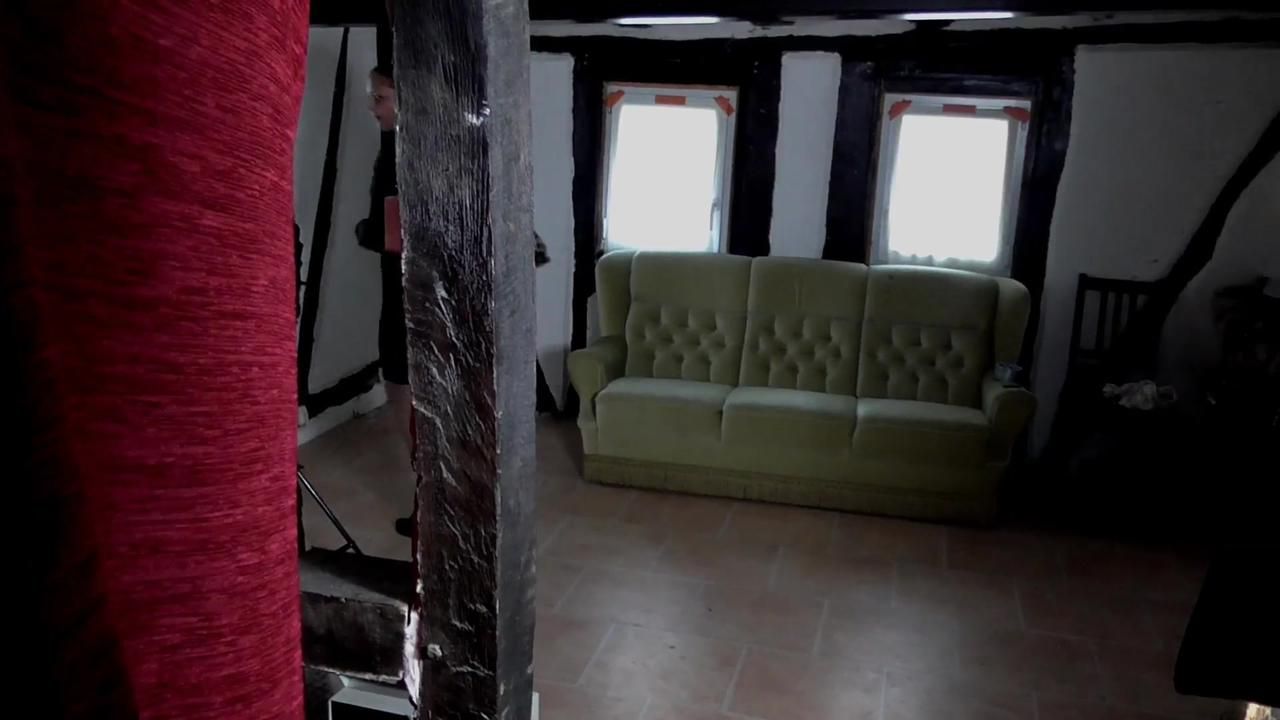 Jasmin in "estate agents" 1