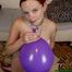 Blow2Pop im Bikini zwischen deinen Beinen