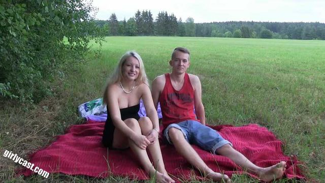 Alex entjungfert Fan Outdoor