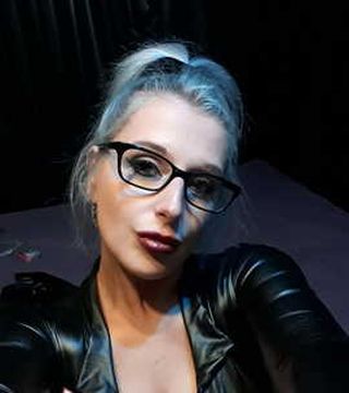 Selfietime racer girl