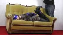 Larissa hogtied mit Tüchern