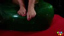 522 Spread your toes, Angelina!