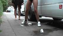 054002 Maja Pees In The Street