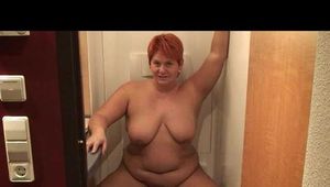 Beim Pissen im Hotel...