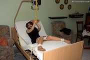 Nina A - Ans Bett gefesselt 2