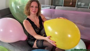 erotic topless bouncing and nail2pop balloons