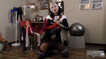Eva, die geile Strumpfhosennonne (Video update)