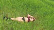 Soraya in dessous outdoor 1/2