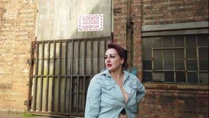 1146 Amber Anija and Roxie in SMOKEBREAK no bondage