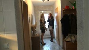 Jennifer und Julia - Der Stalker Teil 1 von 8