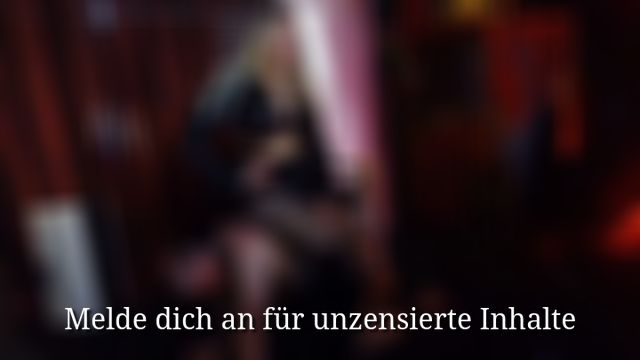 Unverschämt! Er findet meine alte Tanga und wichst........