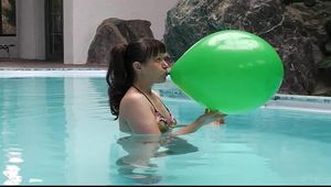 Action im Pool