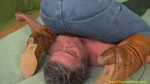 Isabella's jeans-ass facecrush deluxe