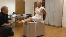 Paula - Hochsicherheitsgefangene im Büro Teil 5 von 9