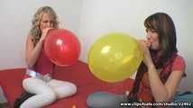 024 Katja and Steffi with Balloons