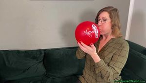 Blow2Pop red and orange Q16 ToysRUs