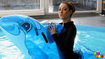 721 A little bit fun with a dolphin