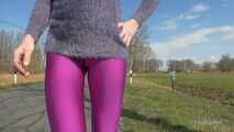Lila Leggings im April, CT-Version