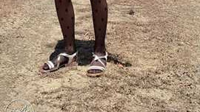 Mit Nylon & Analplug im Wald! Danach Orgasmus im Auto!