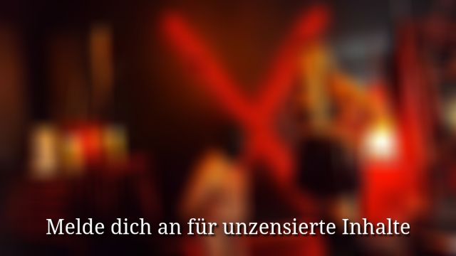 Spanking am Andreas-Kreuz!