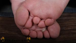 Melissa plays with your feet