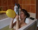 Der Riesen-Ballon im Badezimmer