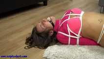 Babysitter Senta gefesselt