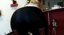 Hot ass shaking