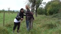 Lara am Baum gefesselt 1/2