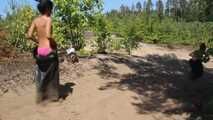 Dana and La Pulya - Bag racing in trash bags only (video)