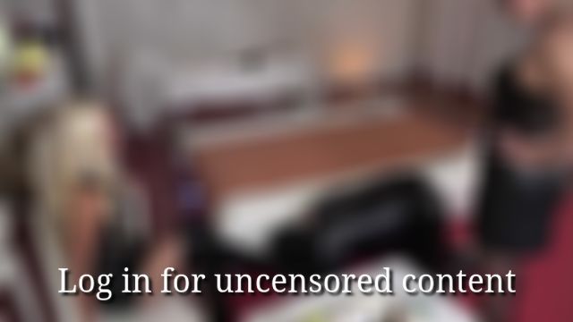 Sklave für seinen ersten echten Schwanz vorbereitet