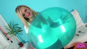 422 Lola, the spanish popper
