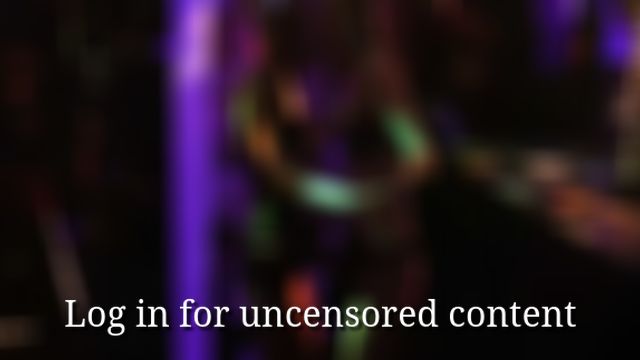 In der Disco mit Freundin