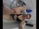 Foot goddess gives masturbation instructions in the bathtub!