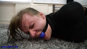 Einbrecherin wird festgesetzt (4k)