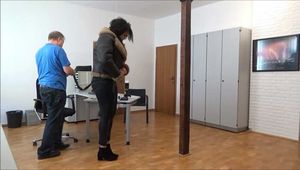 Kyra - Überfall im Büro Teil 4 von 8