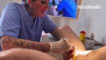 Bizarre und blutige Akupunktur 