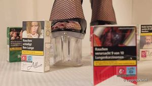 Box crushing on the table