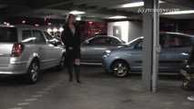 053001 Lindsay Takes A Huge Pee In The Underground Car Park